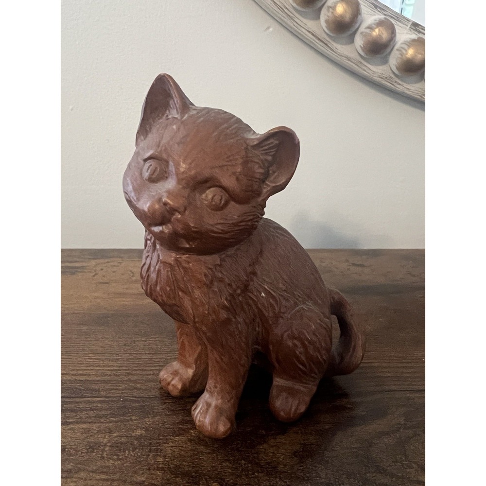 Vintage‎ Red Mill Sitting Cat Figurine Pecan Shell Resin 1989 USA